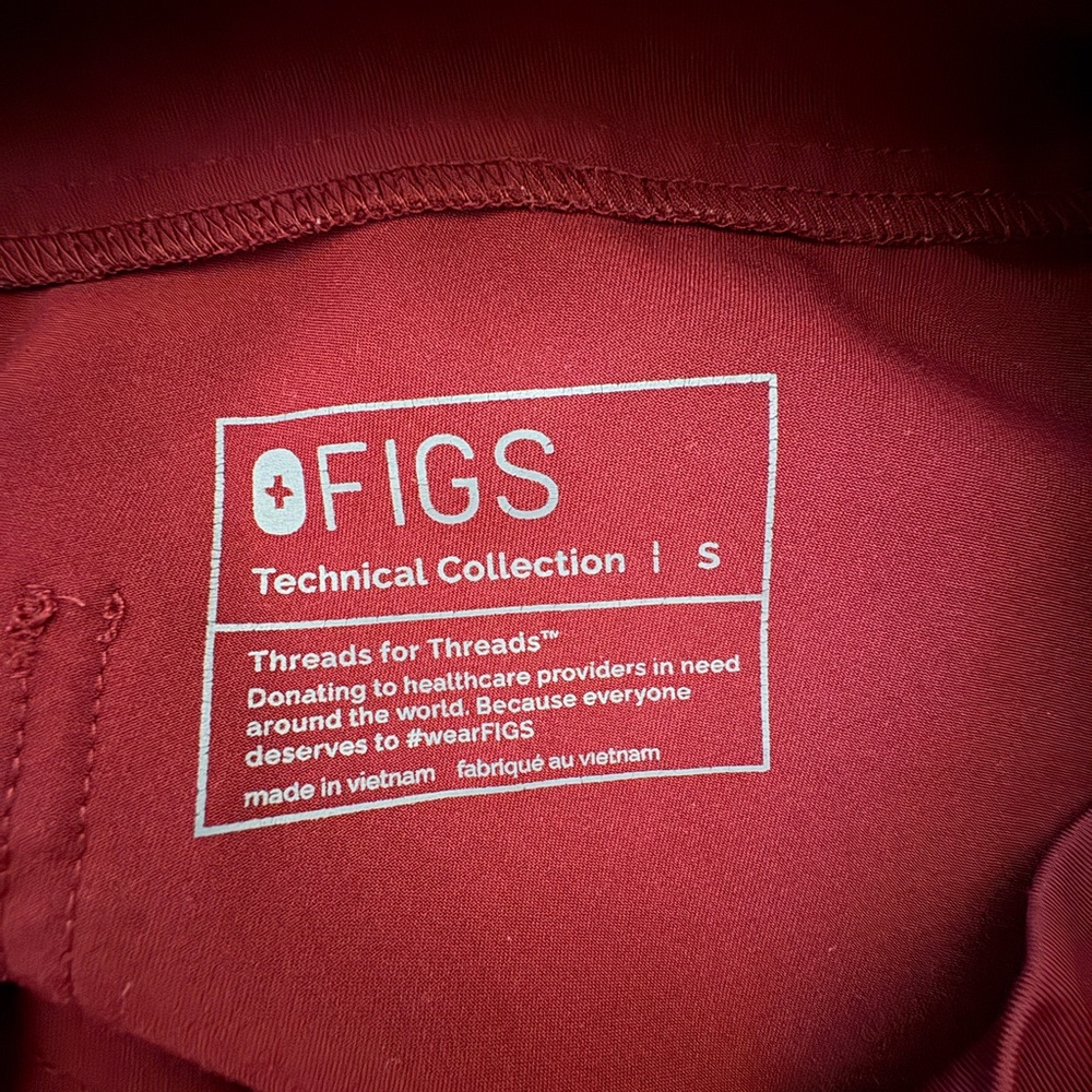 FIGS Women's Maternity Yola scrub pants- Black, Navy blue, and Burgundy - Picture 3 of 5